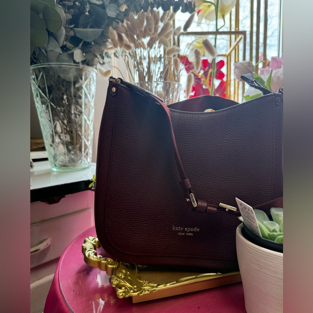 ♠️ Kate Spade Burgundy Roulette Pebbled Leather Medium Messenger Bag - Picture 2 of 14
